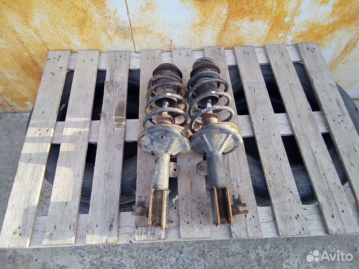 Передние стойки Chevrolet Lacetti