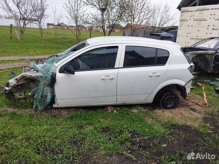 Крыша opel астра h 2010год