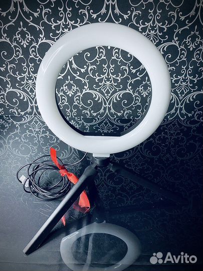 Настольная кольцевая лампа 20 см