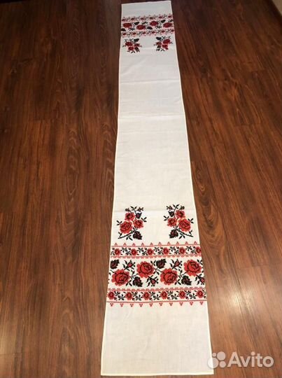 Подзоры старинные, рушники, наволочки, скатерти