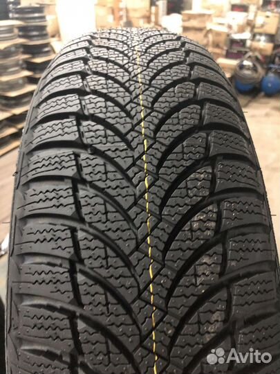 Roadstone Winguard Ice 215/60 R17 96Q