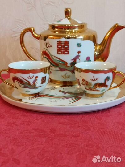 Редкий винтажный сервиз.Китай.С красным драконом