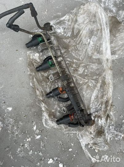 Рампа с форсунками Kia Sportage 1 (2,0)