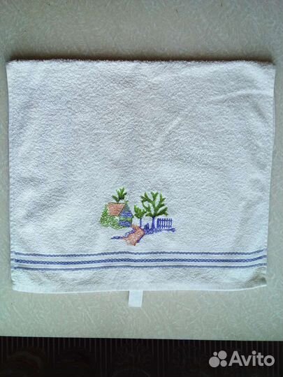 Полотенца махровые белые