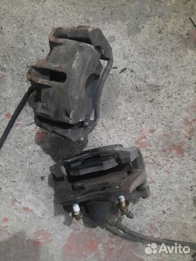 Суппорт тормозной передний Ford Mondeo 3 2000-2007