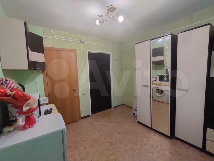 Комната 17 м² в 4-к., 1/9 эт.