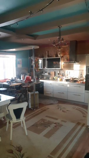 Коттедж 198 м² на участке 8 сот.