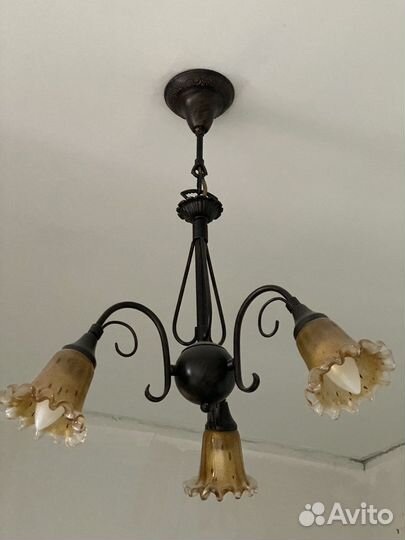 Люстра потолочная трехрожковая