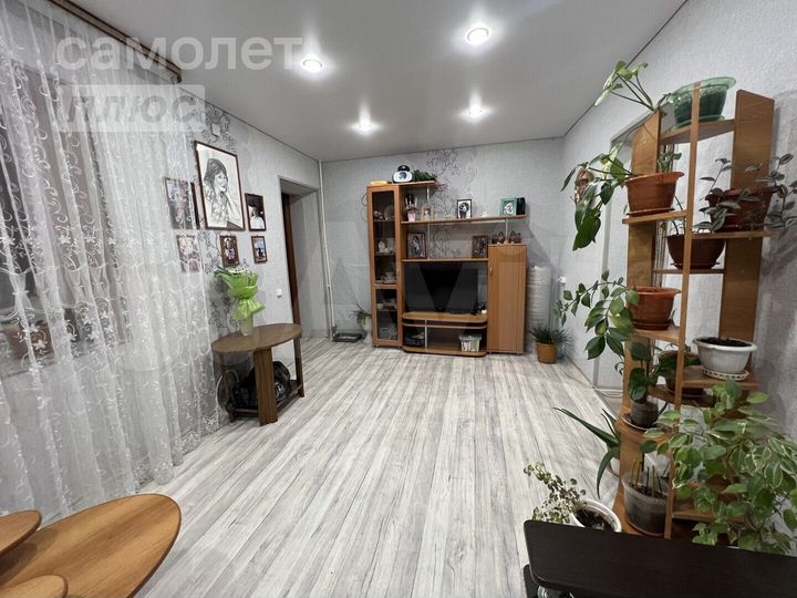 4-к. квартира, 68 м², 1/2 эт.