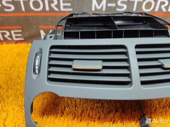 Дефлектор воздушный передний Mercedes-Benz E-Class