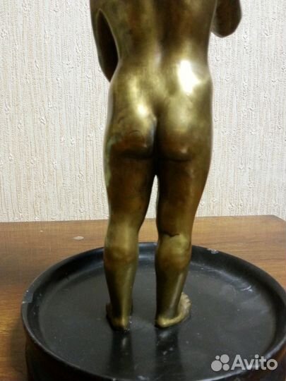 Антикварная бронзовая статуэтка