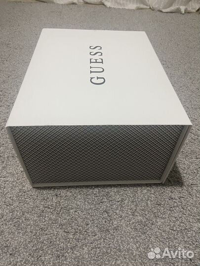 Подарочная коробка Guess