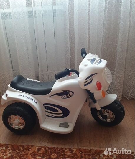 Игрушечный мотоцикл