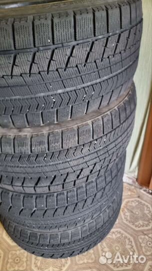 Bridgestone Blizzak VRX 245/45 R18