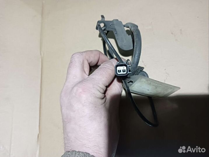 Датчик ABS задний левый mitsubishi Citroen Peugeot