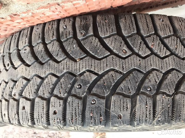 Bridgestone Blizzak Spike-01 185/65 R15