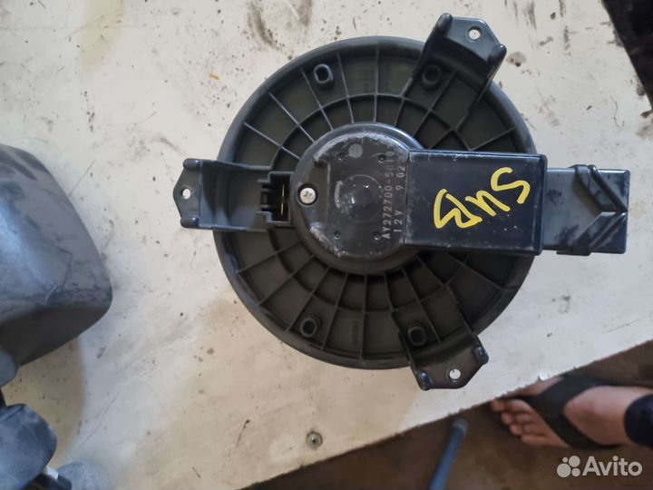 Двигатель отопителя (моторчик печки Subaru Tribeca