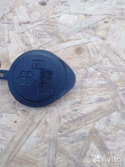 Крышка бачка омывателя Toyota