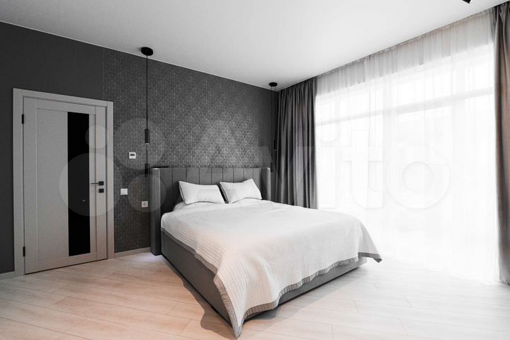 Дом 240 м² на участке 5 сот.