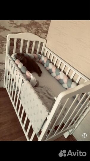 Кроватка с маятником