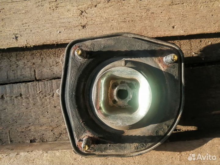 Опора стойки задняя правая и левая Hyundai Matrix