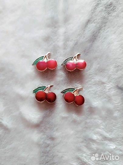 Броши значки вишенки винтаж СССР