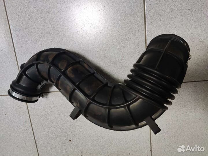 Патрубок воздушного фильтра выпускной