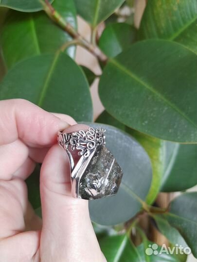 Женский перстень ручной работы