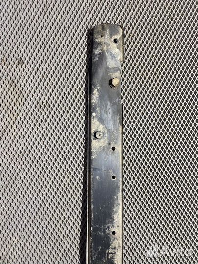 Нижняя планка телевизора Fiat linea