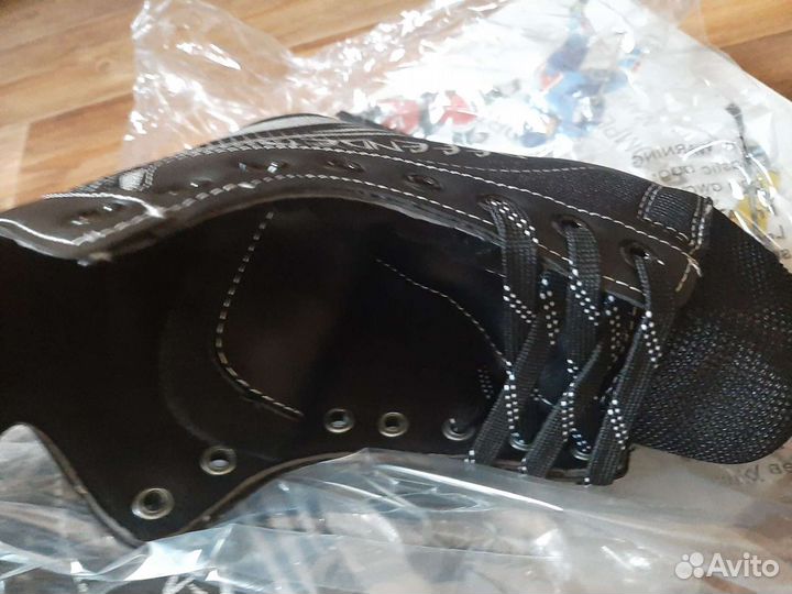 Коньки на мальчика новые