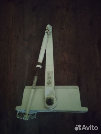 Доводчик дверной