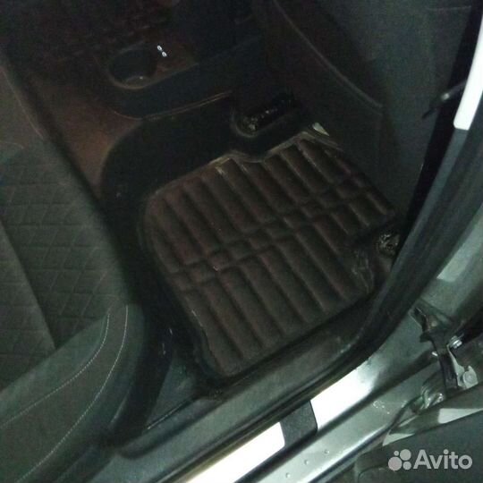 Автомобильные коврики для шкоды рапид