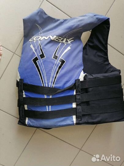 Спасательный жилет