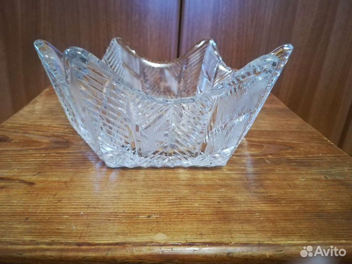 Конфетница хрустальная