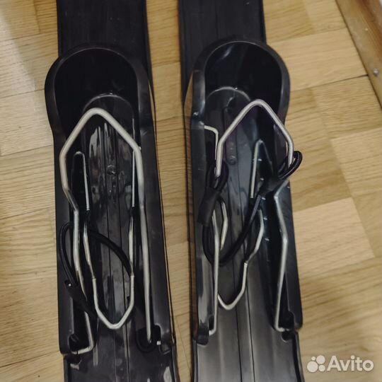 Продам лыжи на коляску универсальные