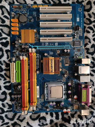 Материнская плата gigabyte + intel 2quad