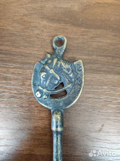 Ложка для обуви бронза