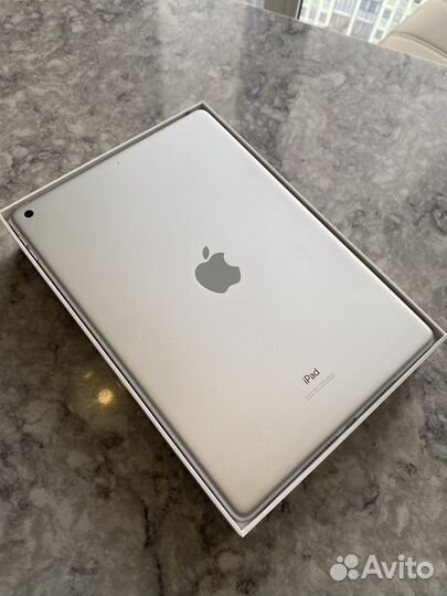 iPad 10.2