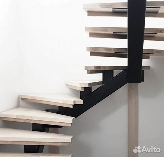 Лестница на металлокаркасе