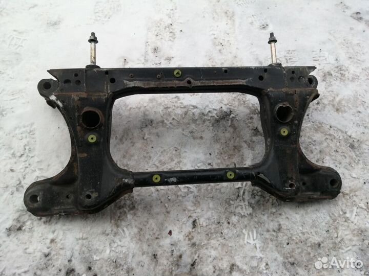 Подрамник балка передняя Lexus Ls430 Celsior