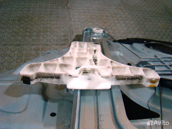 KIA Sportage 3 Стеклоподъемник задний левый