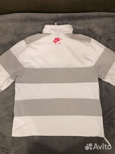 Лонглслив Nike