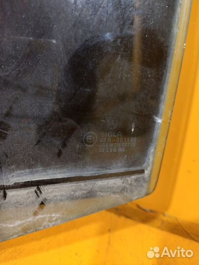 Стекло заднее левое для Mercedes-Benz W124