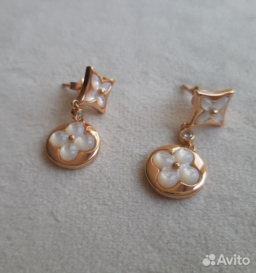 Louis Vuitton Серьги белый перламутр