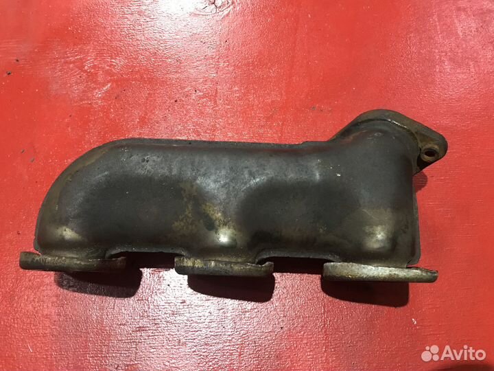 Коллектор выпускной правый Mercedes W211 112.913