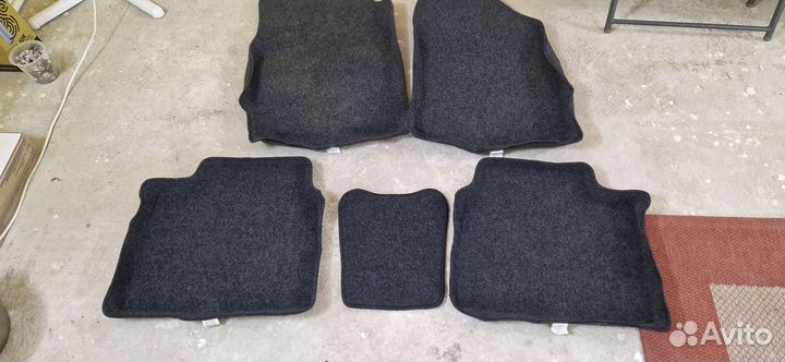 Комплект ковриков toyota corolla e180