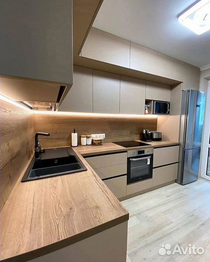 Кухня угловая на заказ до потолка