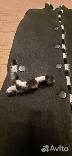 Пальто женское 46 букле с отторочкой мехом