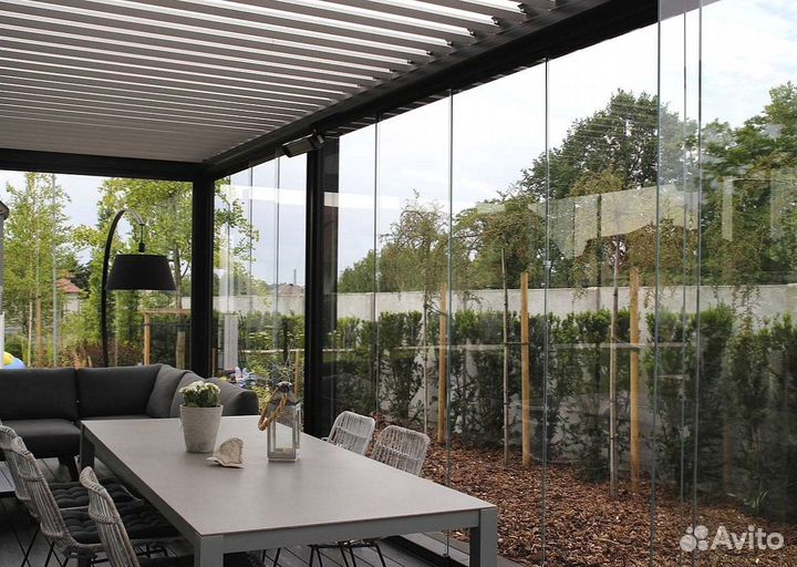 Безрамное раздвижное остекление