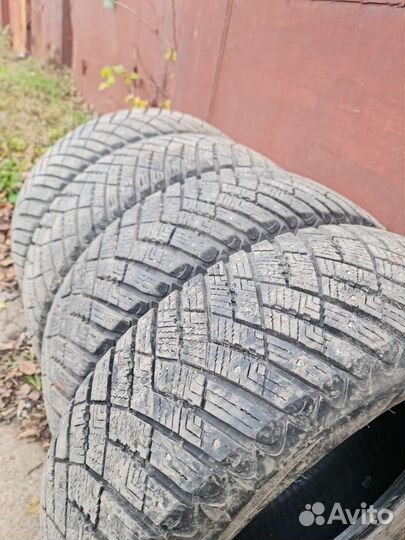 Goodyear UltraGrip Ice Arctic SUV 225/65 R17 102T